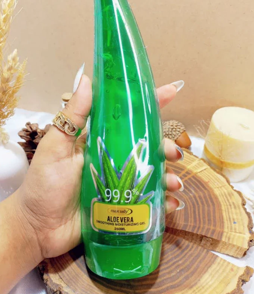 ژل آبرسان، سفید کننده و ضد چروک مکس لیدی مدل آلوئه ورا / حجم 250 میلی لیتر / جیونا بیوتی